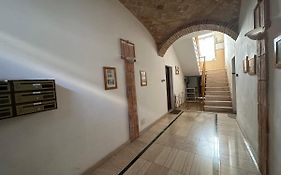 Casa Susanna - Delizioso Piano Terra, Centralissimo, Superservito, Tranquillo, Appena Fuori Ztl Parcheggio Libero